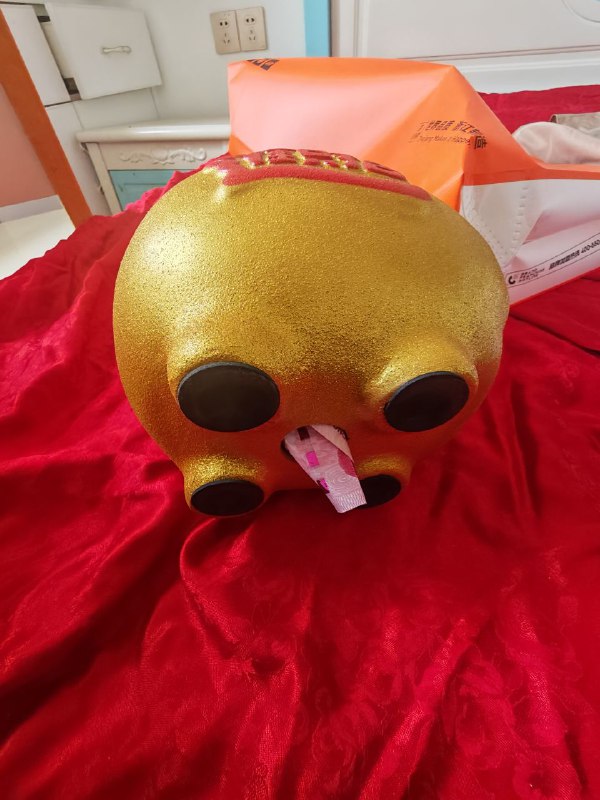 虽然自己有几十万，还是从儿子零钱罐偷点钱来，享受一下这个过程😂😂虽然自己有几十万，还是从儿子零钱罐偷点钱来，享受一下这个过程😂😂