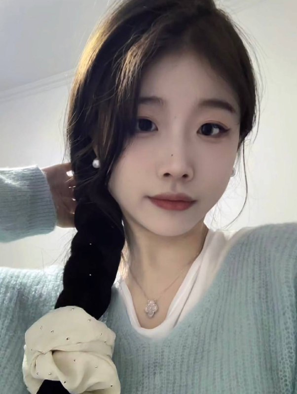 非常想操的一只小母狗，经常对着她意淫打飞机，太骚了非常想操的一只小母狗，经常对着她意淫打飞机，太骚了