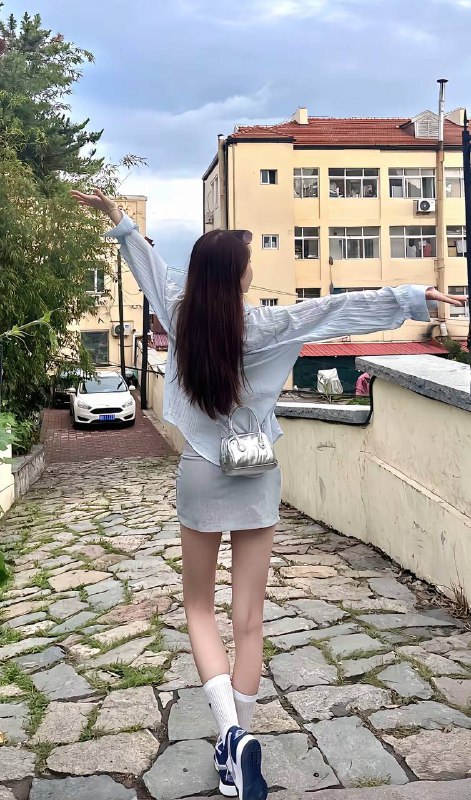 非常想操的一只小母狗，经常对着她意淫打飞机，太骚了非常想操的一只小母狗，经常对着她意淫打飞机，太骚了